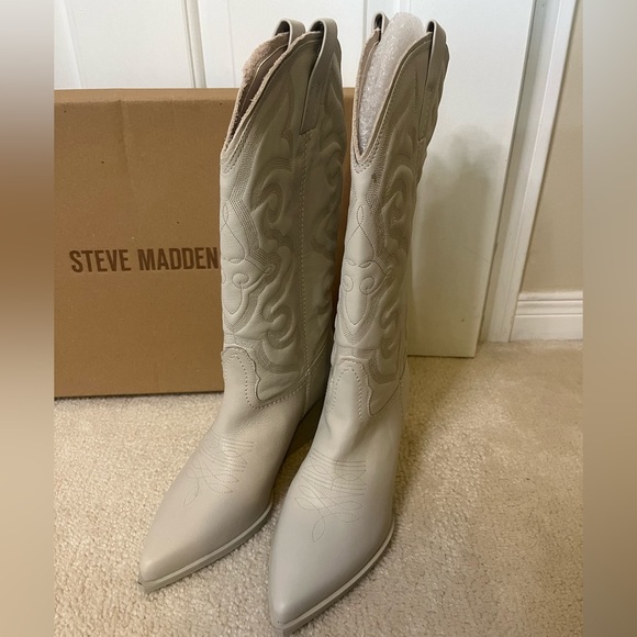 BNIB white Steve Madden Cowboy Boots - Picture 2 of 8